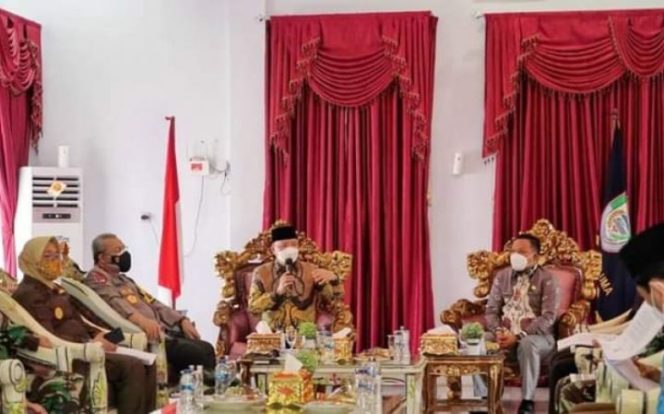					Gubernur Rohidin Bersama Forkopimda Menggelar Rapat Bersama Bupati Seluma
