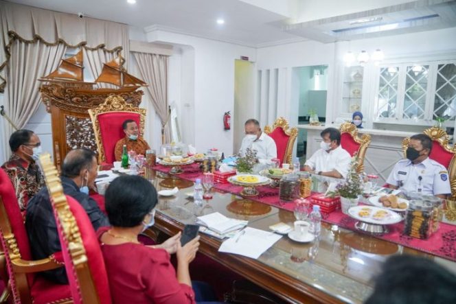 					Plt Gubernur Sulsel Dengarkan Aspirasi Kendala Para Pengusaha Ekspor