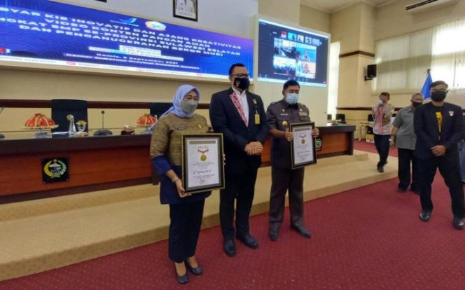 					Penghargaan MURI konten video Pangan Aman di Ruang Rapim Kantor Gubernur (BERITA.NEWS/Andi Khaerul)