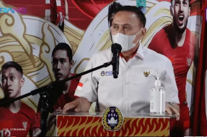 					Foto arsip - Ketua Umum Persatuan Sepak Bola Seluruh Indonesia (PSSI), Mochamad Iriawan, dalam konferensi pers silaturahmi bersama RANS Cilegon FC, Senin (3/5/2021). (youtube.com/RANS Entertainment)