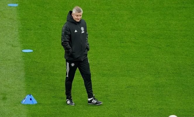 					Manajer Manchester United Ole Gunnar Solskjaer memimpin sesi latihan timnya di Stadion Miejski, Gdansk, Polandia, pada Selasa (25/5/2021) waktu setempat, sehari sebelum menghadapi Villarreal di partai final Liga Europa 2020/21. (ANTARA/REUTERS/POOL/Aleksandra Szmigiel)