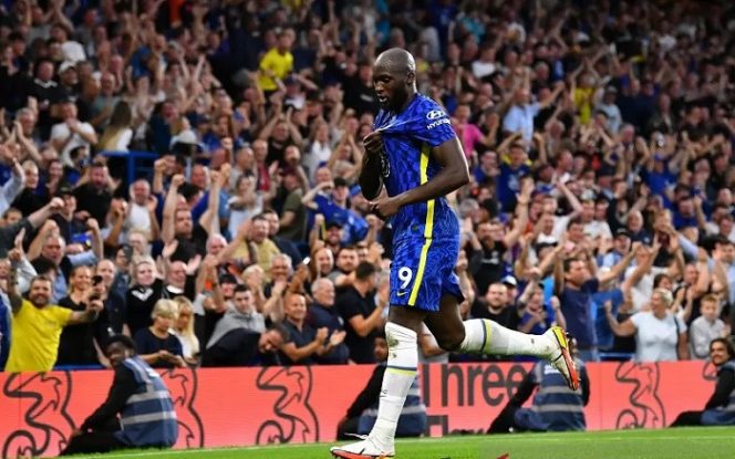 					Penyerang Chelsea Romelu Lukaku merayakan gol keduanya ke gawang Aston Villa dalam laga lanjutan Liga Inggris di Stadion Stamford Bridge, London, Inggris, Sabtu (11/9/2021) waktu setempat. (ANTARA/REUTERS/Dylan Martinez)