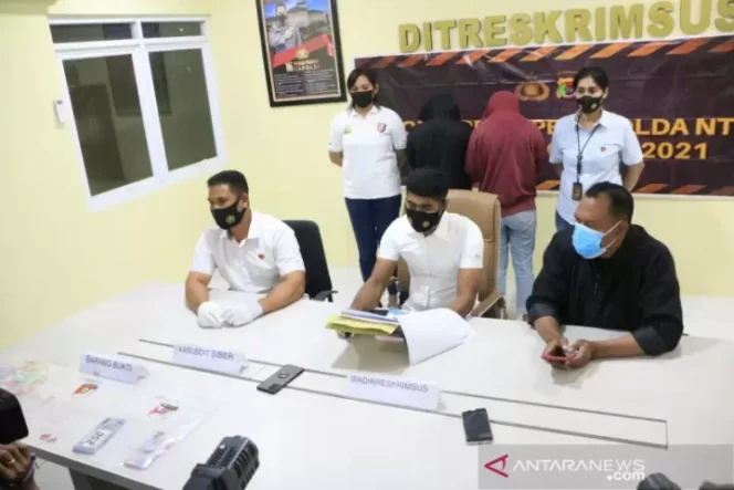 					Rilis prostitusi daring di Polda NTT. ANTARA/Ho-Polda NTT.