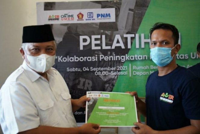 					Perkuat Ketahanan Ekonomi Masyarakat, Anir Peduli Latih UMKM di Pangkep