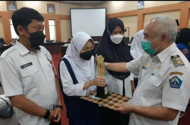 					Apresiasi Siswa Berprestasi, Pemkab Bantaeng Beri Penghargaan