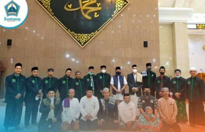 					Sholat Subuh dengan Da’i Muda Bantaeng, Ilham Azikin Harap Berikan Manfaat untuk Masyarakat