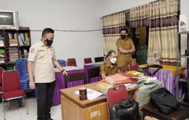 					Sidak di SMP, Ilham Azikin Rancang Grand Desain Pembelajaran Tatap Muka