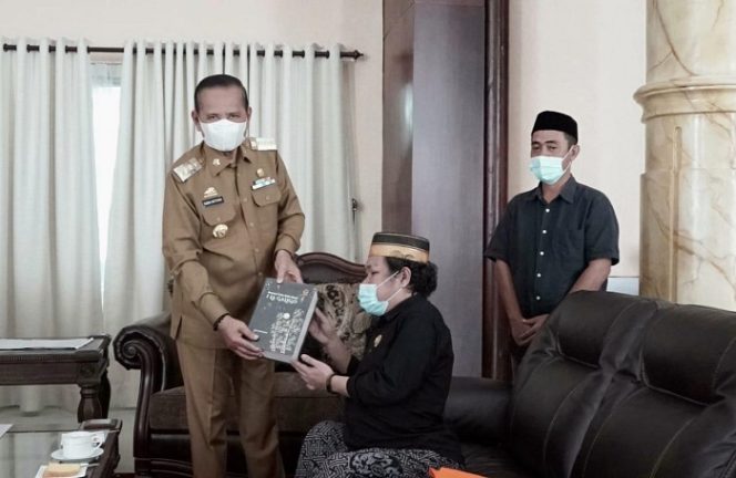 					Bupati Luwu Terima Kunjungan Penulis Buku I La Galigo