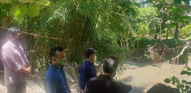 					Rusak Diterjang Banjir, Pemkab Luwu Akan Bangun Lagi Jembatan Gantung di Malela