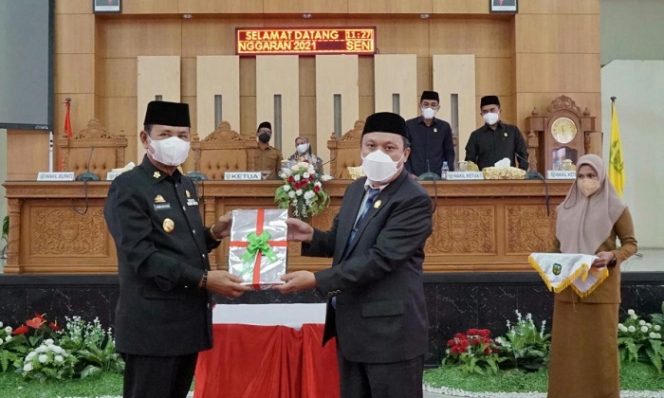 					Hadiri Rapat Paripurna, Basmin Paparkan Rancangan Perubahan APBD 2021