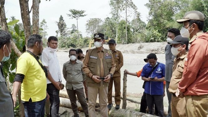 					Tinjau Lokasi Terdampak Banjir, Bupati Luwu Perintahkan Instansi Terkait Lakukan Penanganan