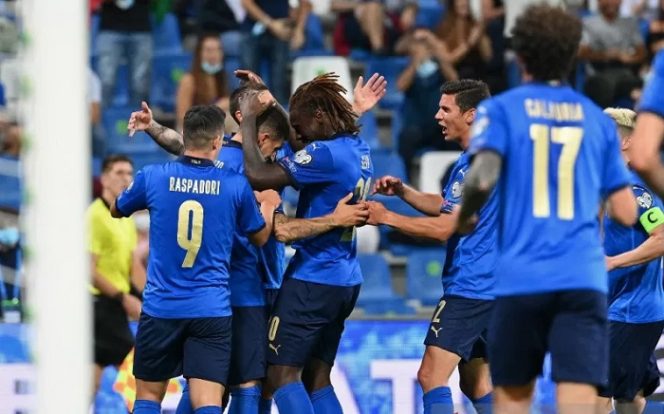 					Pemain Italia merayakan gol kelima mereka ketika menghadapi Lithuania pada pertandingan Grup C kualifikasi Piala Dunia 2022 zona Eropa di Stadion Citta del Tricolore, Reggio Emilia, Italia, 8 September 2021. ANTARA/AFP/VINCENZO PINTO.