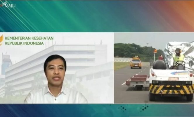 					Tangkapan layar Wakil Menteri Kesehatan Dante Saksono Harbuwono dalam konferensi pers kedatangan vaksin tahap 56 dan tahap 57, yang dipantau via daring di Jakarta, Sabtu (11/9/2021). (ANTARA/ Zubi Mahrofi)