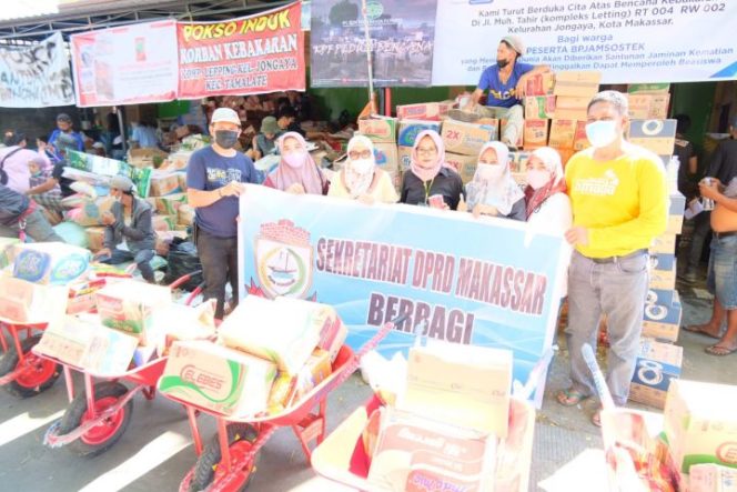 					Sekretariat DPRD Makassar Berbagi Bantuan Korban Bencana Kebakaran Kampung Lepping