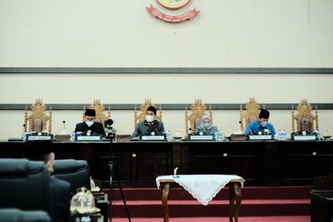 					Lahirkan Perda Prakarsa, DPRD Makassar Sahkan Ranperda Perumda Pasar