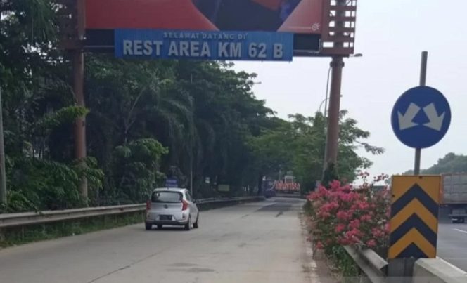 					Lokasi perbaikan di Jalan Tol Jakarta-Cikampek. ANTARA/Pradita Kurniawan Syah