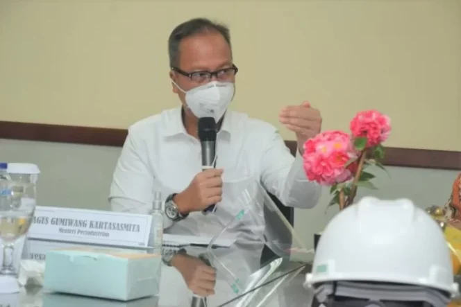 					Menperin Agus Gumiwang Kartasasmita