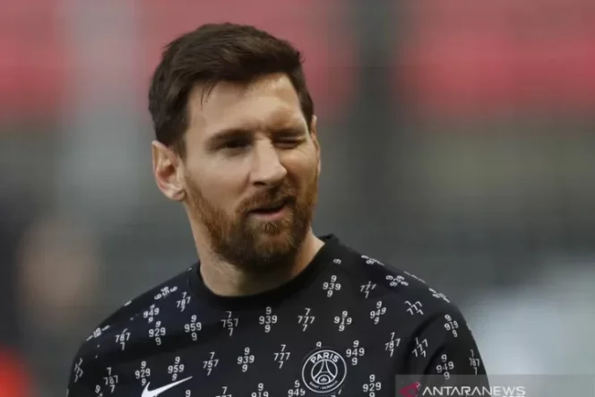 					Pemain PSG asal Argentina, Lionel Messi melakukan pemanasan jelang pertandingan Ligue 1 lawan Stade Rennes di Roazhon Park, Rennes, Prancis 3 Oktober 2021. ANTARA/REUTERS/STEPHANE MAHE