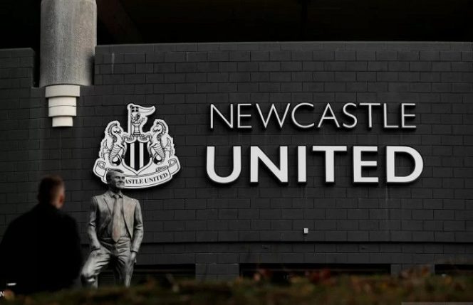 					Patung Bobby Robson di stadion St James Park milik Newcastle United. ANTARA/Reuters/LEE SMITH