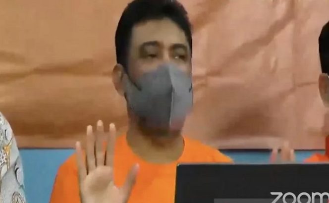 					Tangkapan layar ketika Presiden Partai Buruh Said Iqbal memberi keterangan kepada wartawan saat jumpa pers di Kantor Partai Buruh, Jakarta, Jumat (8/10/2021) sebagaimana disiarkan oleh kanal YouTube Bicaralah Buruh. ANTARA/Genta Tenri Mawangi