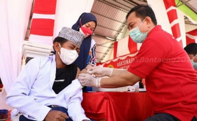 					Presiden RI Apresiasi Semangat Santri Bantaeng Pada Vaksinasi Massal Untuk Pelajar