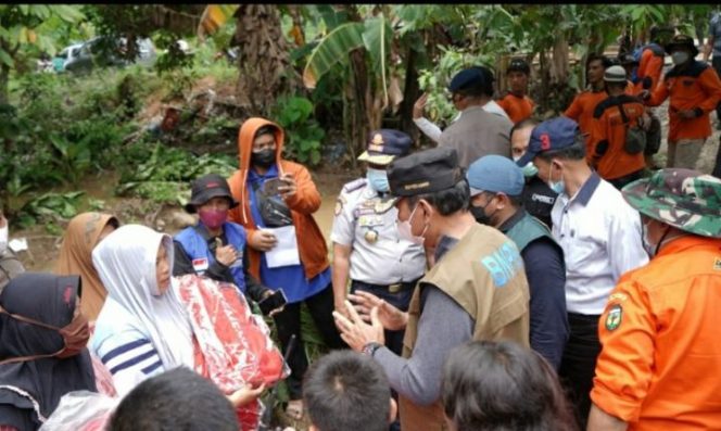 					Kunjungi Lokasi Bencana, Bupati Luwu Ucapkan Belasungka ke Keluarga Korban