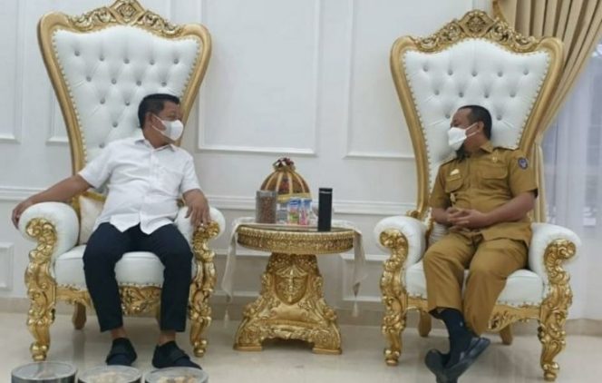 					Rusdi Masse ke Kantor Gubernur Sulsel, Andi Sudirman: Insyallah Durian Runtuh