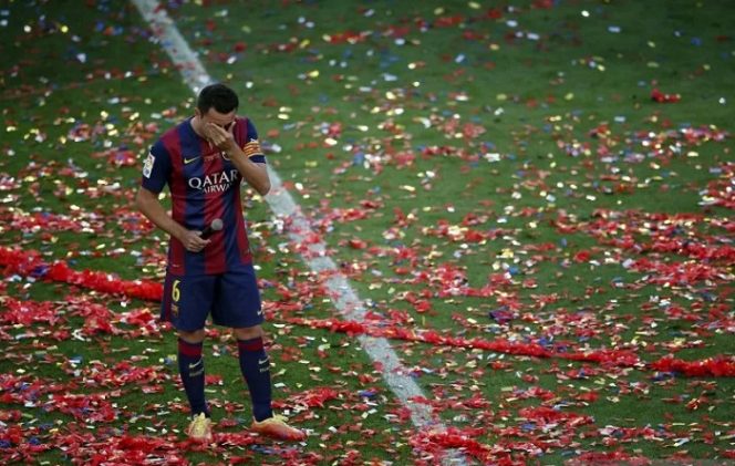 					Xavi Hernandez menangis dalam laga penghargaan untuknya di Stadion Camp Nou, Barcelona, Spanyol, 23 Mei 2015. ANTARA/REUTERS/Albert Gea.