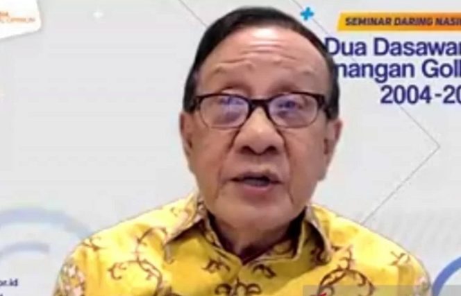 					Tangkapan layar Ketua Dewan Kehormatan Partai Golkar, Akbar Tanjung, dalam diskusi bertema 