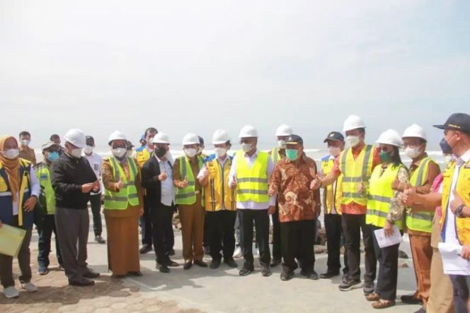 					Komisi V DPR RI Tinjau Pembangunan Bangunan Pengaman Pantai Panjang Bengkulu