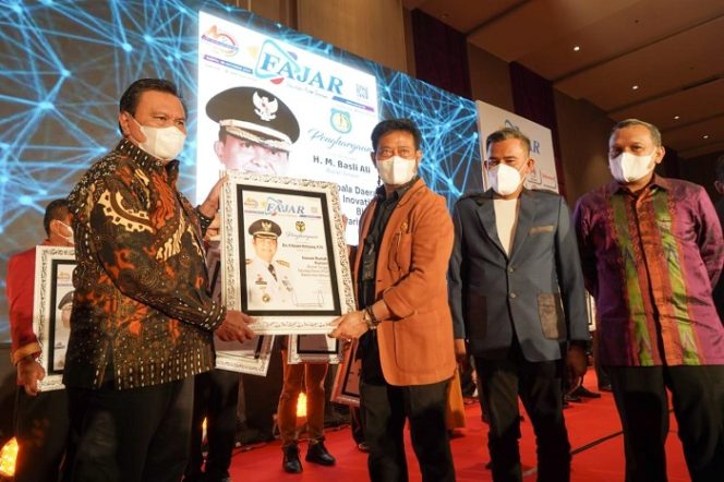 					Berkat “Rumah Kurcaci”, Bupati Luwu Dapat Penghargaan dari Harian Fajar