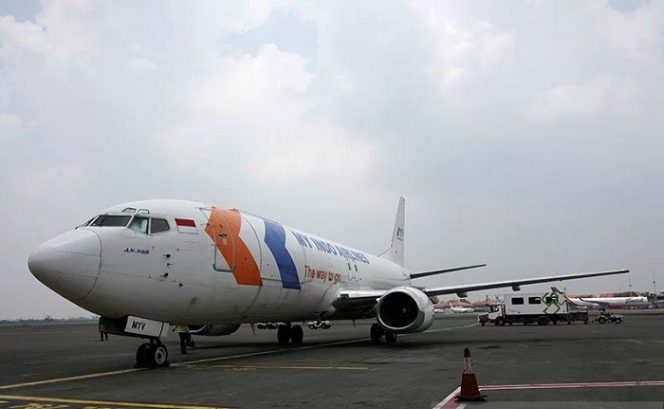 					Indonesia mendatangkan 2.000.700 vaksin Pfizer dalam bentuk jadi dan akan langsung didistribusikan ke 12 Provinsi. ANTARA/HO-Kominfo.