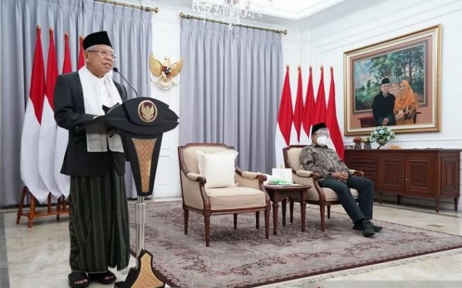 					Wakil Presiden Ma'ruf Amin pidato pada acara Peringatan Maulid Nabi Muhammad saw. 1443 Hijriah melalui konferensi video dari kediaman resmi wapres di Jakarta, Selasa (19/10/2021) malam. ANTARA/HO-Setwapres