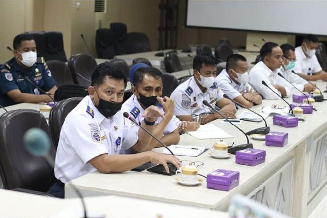 					Sikapi Aspirasi Pedagang Asongan Pelabuhan, Komisi D DPRD Makassar Gelar RDP