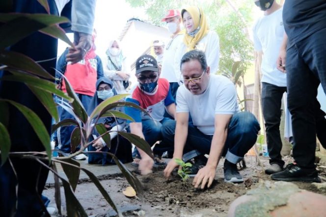 					Sekretariat DPRD Tanam Pohon Di Bonto Makkio, Sukseskan “Makassar Untuk Masa Depan” Hut Makassar 414