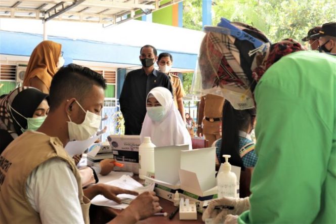 					Ketua DPRD Dan Ketua Komisi D Pantau Simulasi PTM SMP Se-Kota Makassar