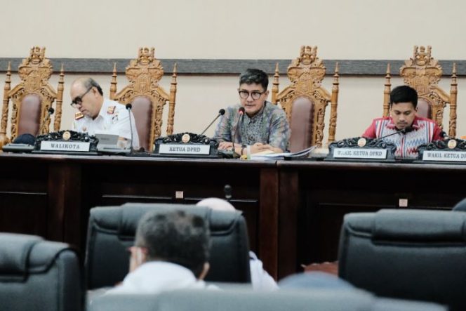 					Bahas APBD Pokok 2022, Banggar DPRD Makassar Sampaikan Keluhan Warga Soal Kebersihan Dan Drainase