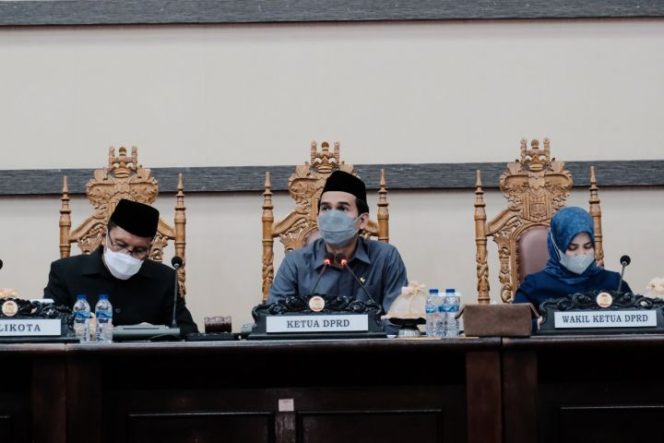 					Fraksi DPRD Makassar Beri Pandangan Umum Pembahasan Raperda APBD 2022