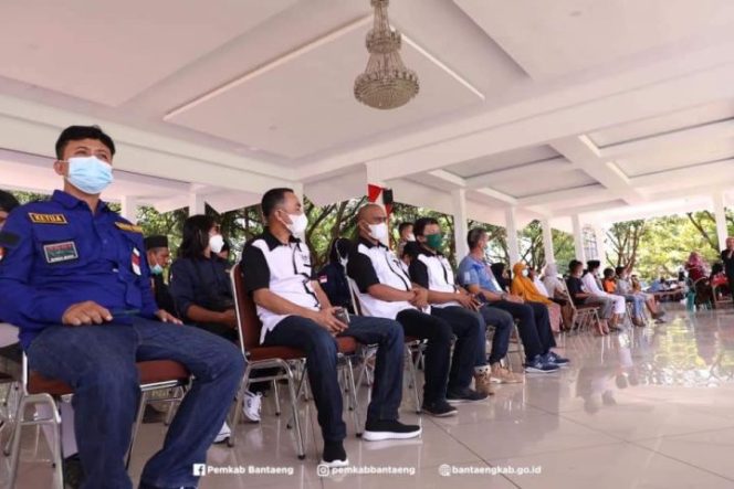 					Vaksin Massal di Seruni, Ilham Azikin Apresiasi Karang Taruna dan JOIN Bantaeng