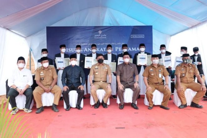 					Bupati Gowa Salurkan Bantuan Rp100 Juta  untuk Dukung Pembangunan Pesantren Wadizzuhur Bungaya
