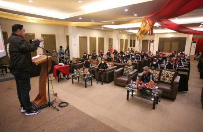 					Lepas Kontingen Paralimpik di Peparnas Papua, Abdul Hayat Tekankan Rasa Persaudaraan