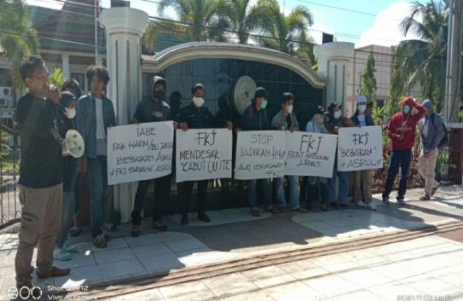					Aksi Damai FKJ dan Aktivis di Palopo Menolak Pers Dibungkam; Bebaskan Wartawan Asrul
