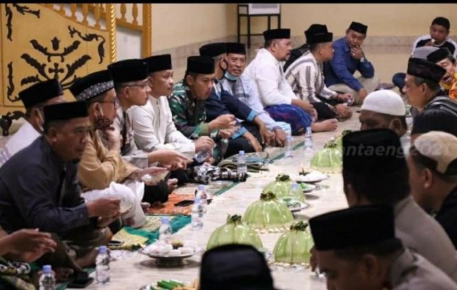 					Jelang Pilkades Serentak, Ilham Azikin Ajak Cakades Salat Subuh dan Dzikir Bersama