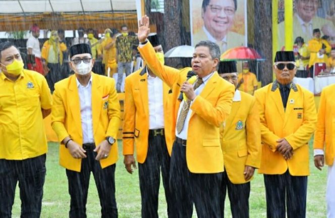 					Meski Diguyur Hujan, TP Sapa Masyarakat Toraja dan Torut di HUT Golkar Sulsel ke 57