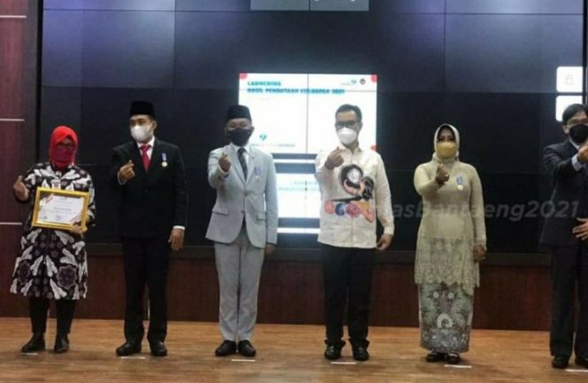 					Bupati Bantaeng Terima Penghargaan Tertinggi Manggala Karya Kencana