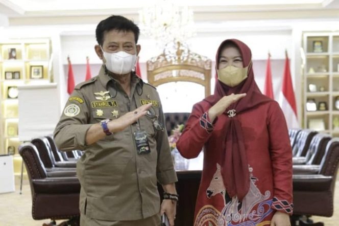 					Menteri Pertanian Syahrul Yasin Limpo dan Wakil Bupati Sinjai Andi Kartini Ottong di Kantor Kementerian Pertanian(Kementan), Jalan Harsono RM. No. 3, Ragunan Jakarta Selatan, Selasa (9/11/2021).