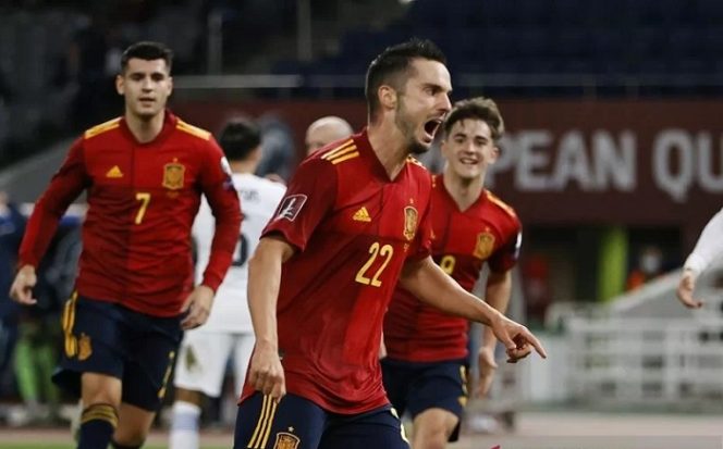 					Gelandang serang tim nasional Spanyol Pablo Sarabia melakukan selebrasi seusai mengkonversi tendangan penalti melawan Yunani dalam laga lanjutan Grup B Kualifikasi Piala Dunia 2022 zona Eropa di Stadion Olimpiade Athena, Yunani, Kamis (11/11/2021) waktu setempat. ANTARA/REUTERS/Alkis Konstantinidis