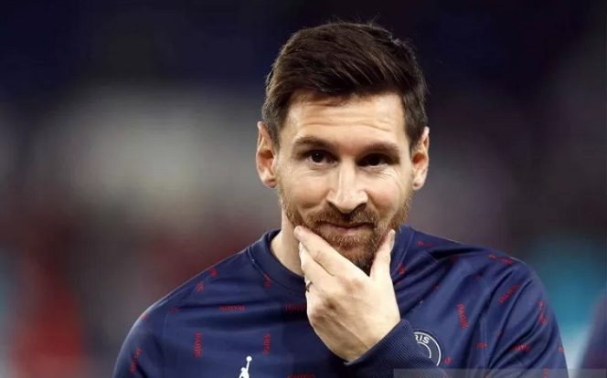 					Pemain Paris St Germain Lionel Messi mengikuti sesi pemanasan jelang pertandingan melawan Manchester City pada fase grup Liga Champions di Parc des Princes, Paris, Prancis, Rabu (29/9/2021). ANTARA FOTO/REUTERS/GONZALO FUENTES/rwa.