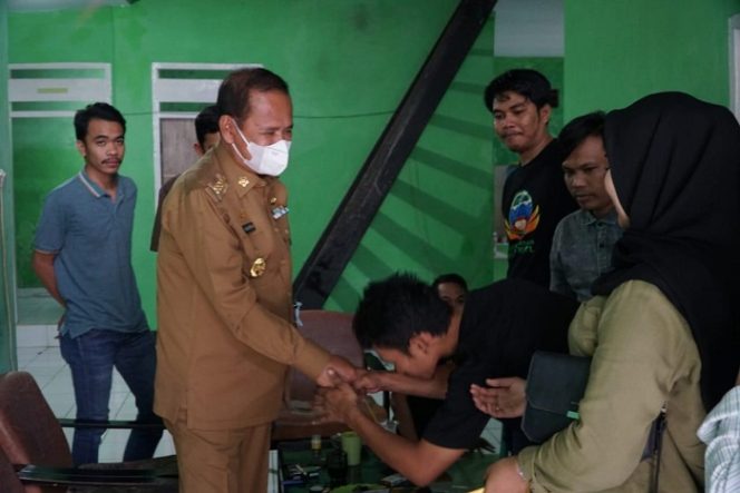 					Kunjungi Asrama Luwu di Makassar, Ini Pesan Bupati Basmin Mattayang