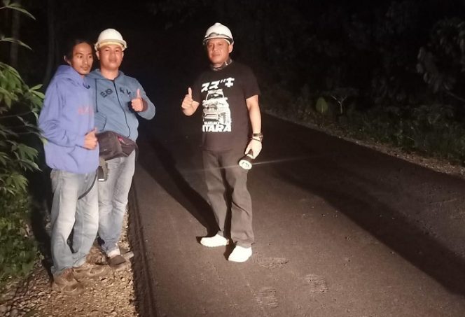 					Dinas Pekerjaan Umum dan Penataan Ruang (PUPR) Kabupaten Luwu telah menyelesaikan hampir seluruh kontrak pekerjaan pengaspalan jalan tahun anggaran 2021.